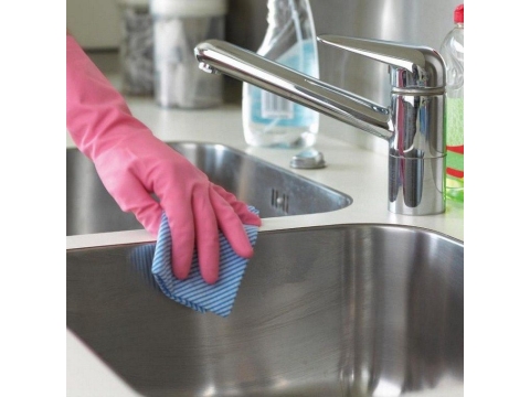 Dọn vệ sinh bồn rửa chén